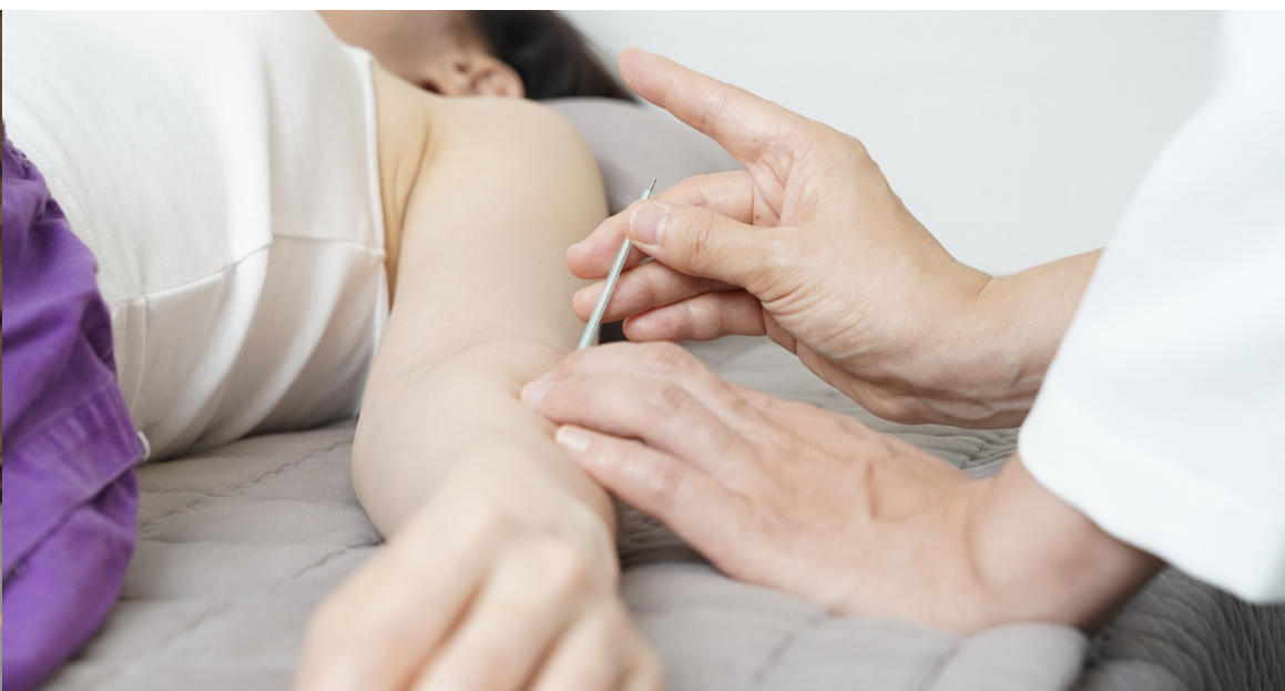 How Manual Therapy and Intramuscular Manual Therapy Help Reduce Pain